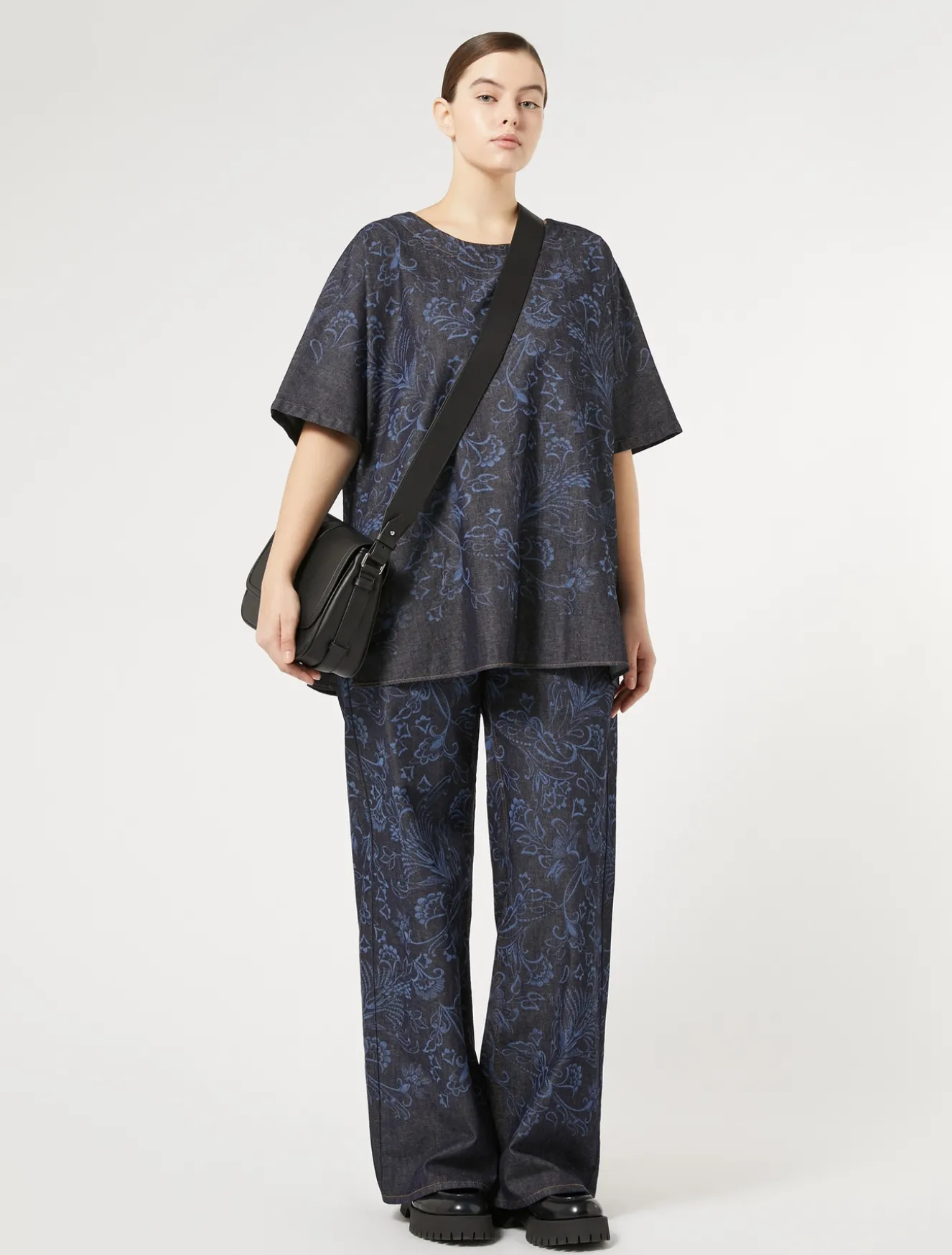 Bluse aus Lasercut-Denim