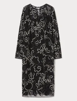 Etuikleid aus Plumetis-Tüll