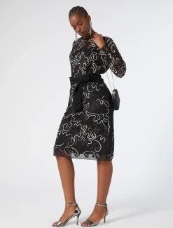 Etuikleid aus Plumetis-Tüll