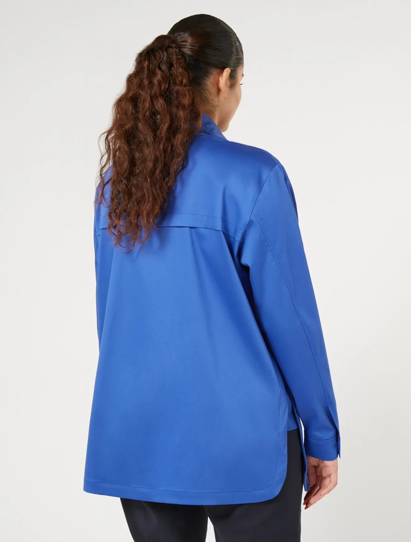 Hemdbluse aus Satin mit Stretchanteil