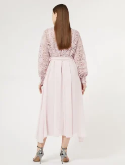 Hemdblusenkleid aus Spitze und Seide