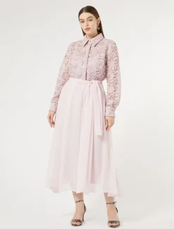 Hemdblusenkleid aus Spitze und Seide