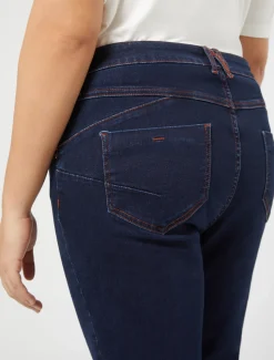 Hose aus Baumwolldenim mit Stretchanteil.