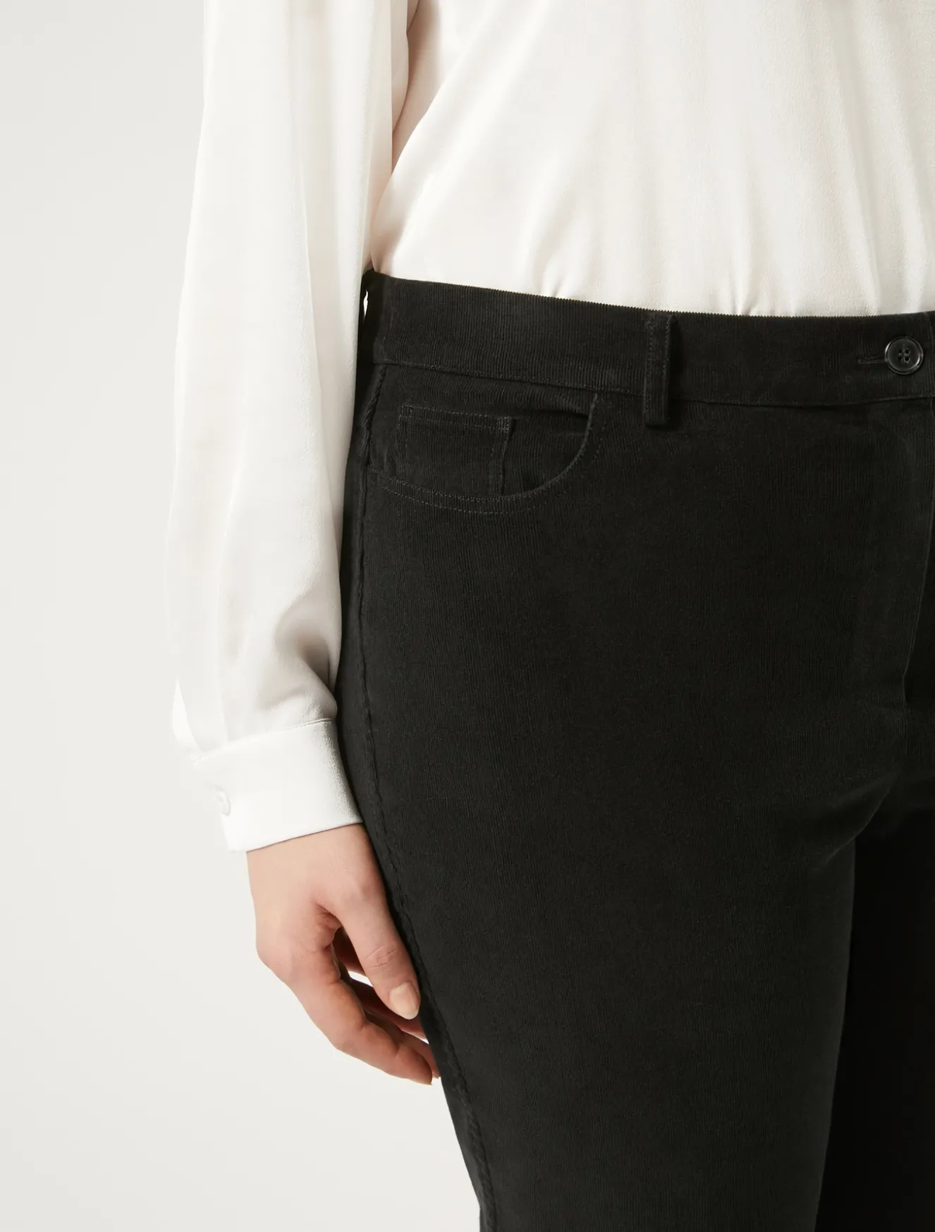 Hose aus Baumwollsamt