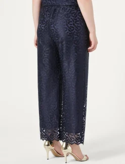 Hose aus besticktem Tüll