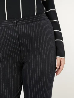 Hose aus Punto Milano Gewebe