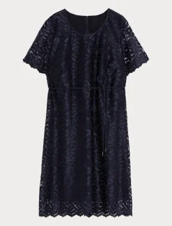 Kleid aus besticktem Tüll