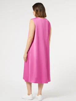 Kleid aus fließendem Satin