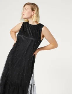 Kleid aus Tüll mit Stickerei