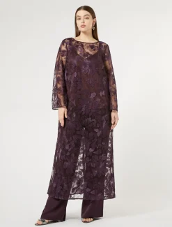 Langer Kasack aus besticktem Tüll