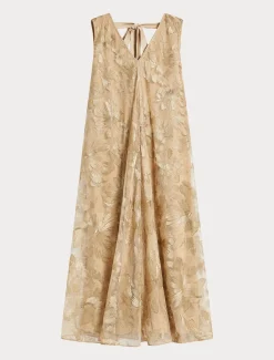 Langes Kleid aus besticktem Tüll