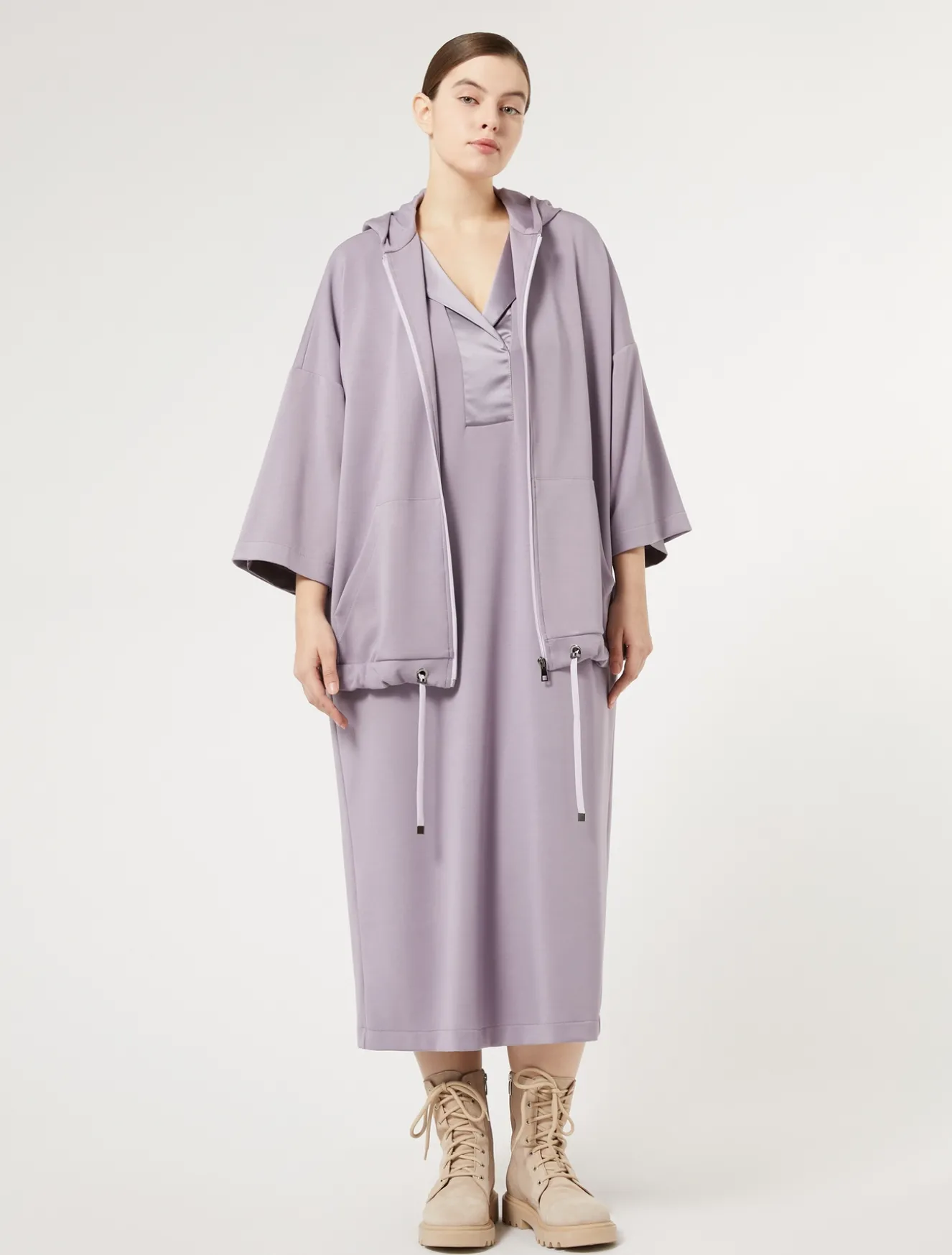 Langes Kleid aus Jersey und Satin