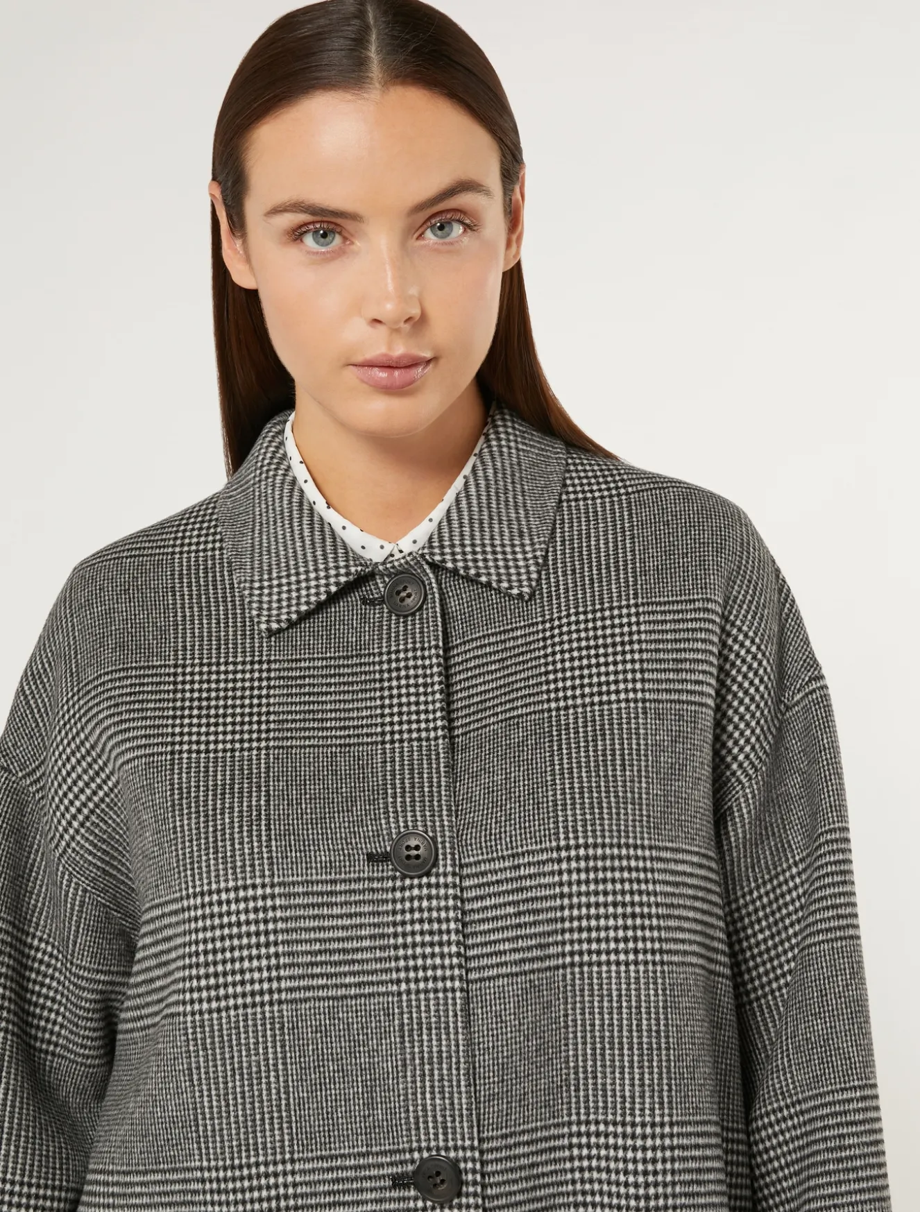 Mantel aus doppellagigem Wollgemisch