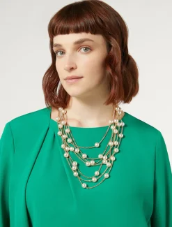 Mehrreihige Halskette aus Perlen