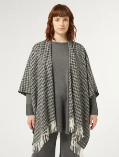 Poncho aus garngefärbtem Stoff