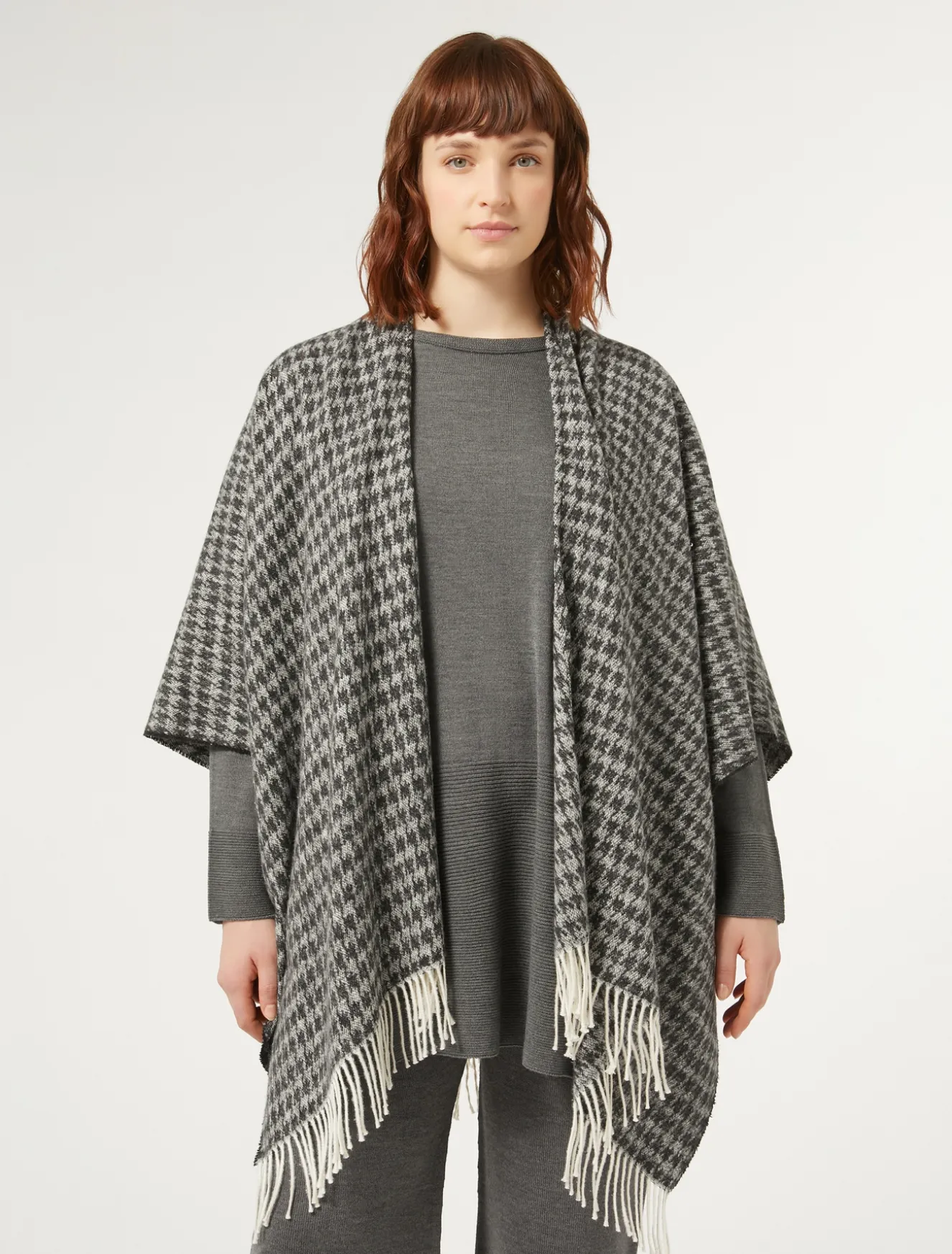 Poncho aus garngefärbtem Stoff