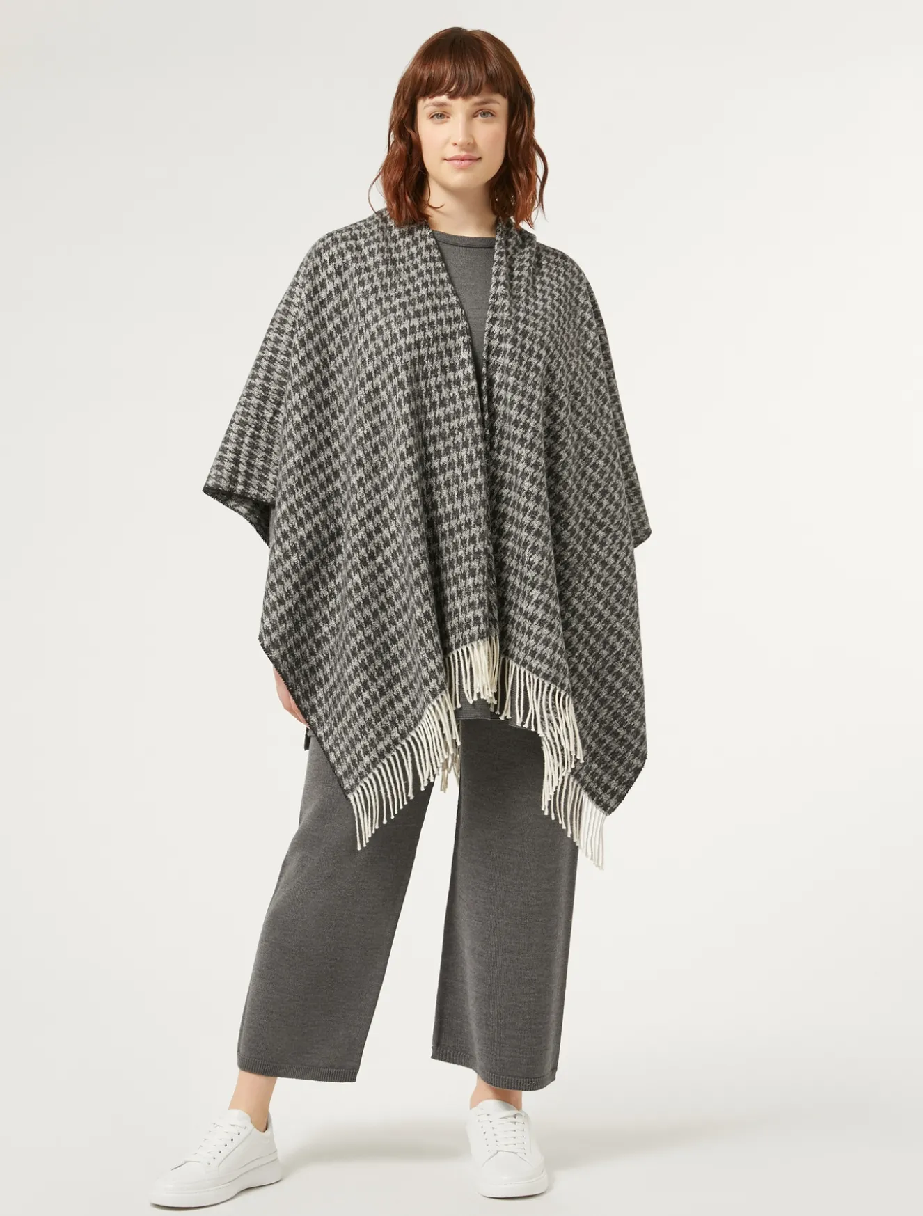 Poncho aus garngefärbtem Stoff