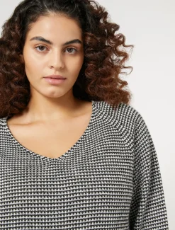 Pullover aus Viskosemischgarn