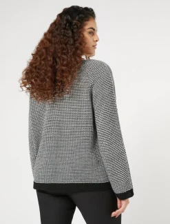 Pullover aus Viskosemischgarn