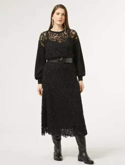 Pullover mit Makramee-Stickerei