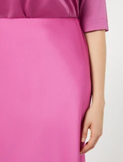 Rock aus fließendem Satin