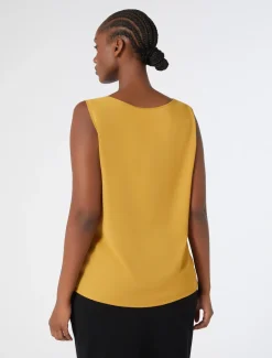 Top aus weich fließendem Stoff